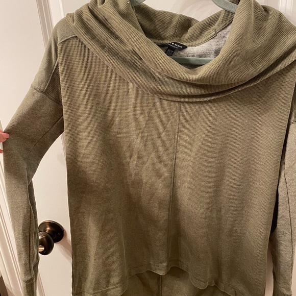 Lucky Brand long sleeve top - Picture 2 of 4